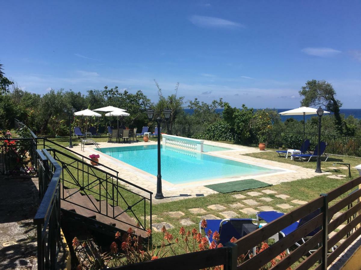 Pension Skala Ágios Matthaíos Bagian luar foto