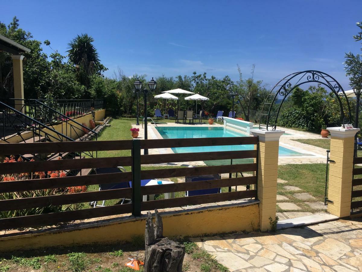 Pension Skala Ágios Matthaíos Bagian luar foto